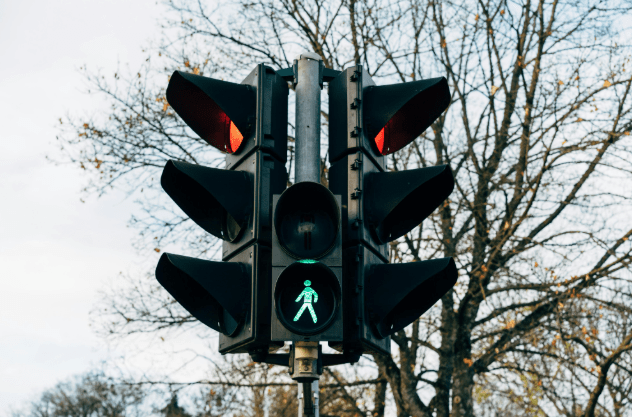 which colour follows the green signal at a puffin crossing