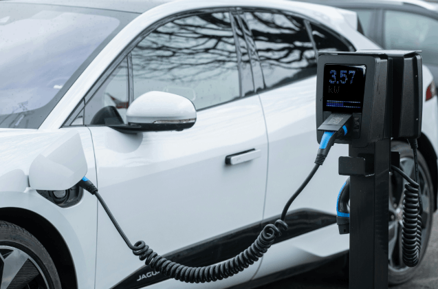 uk drivers delaying electric vehicle transition