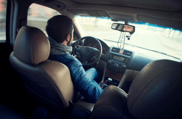 Driving tips for different motorway stud colours