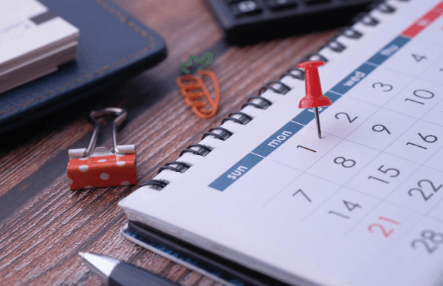 How many working weeks in a year UK