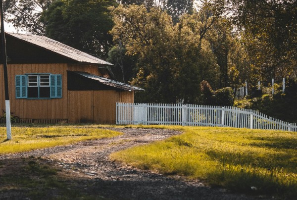 How High Can a Side Gate and Balcony Fence Be?