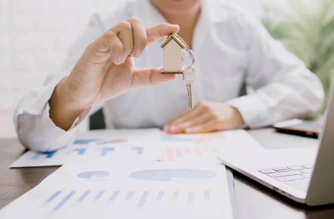 Who Is Eligible for UK Housing Benefit